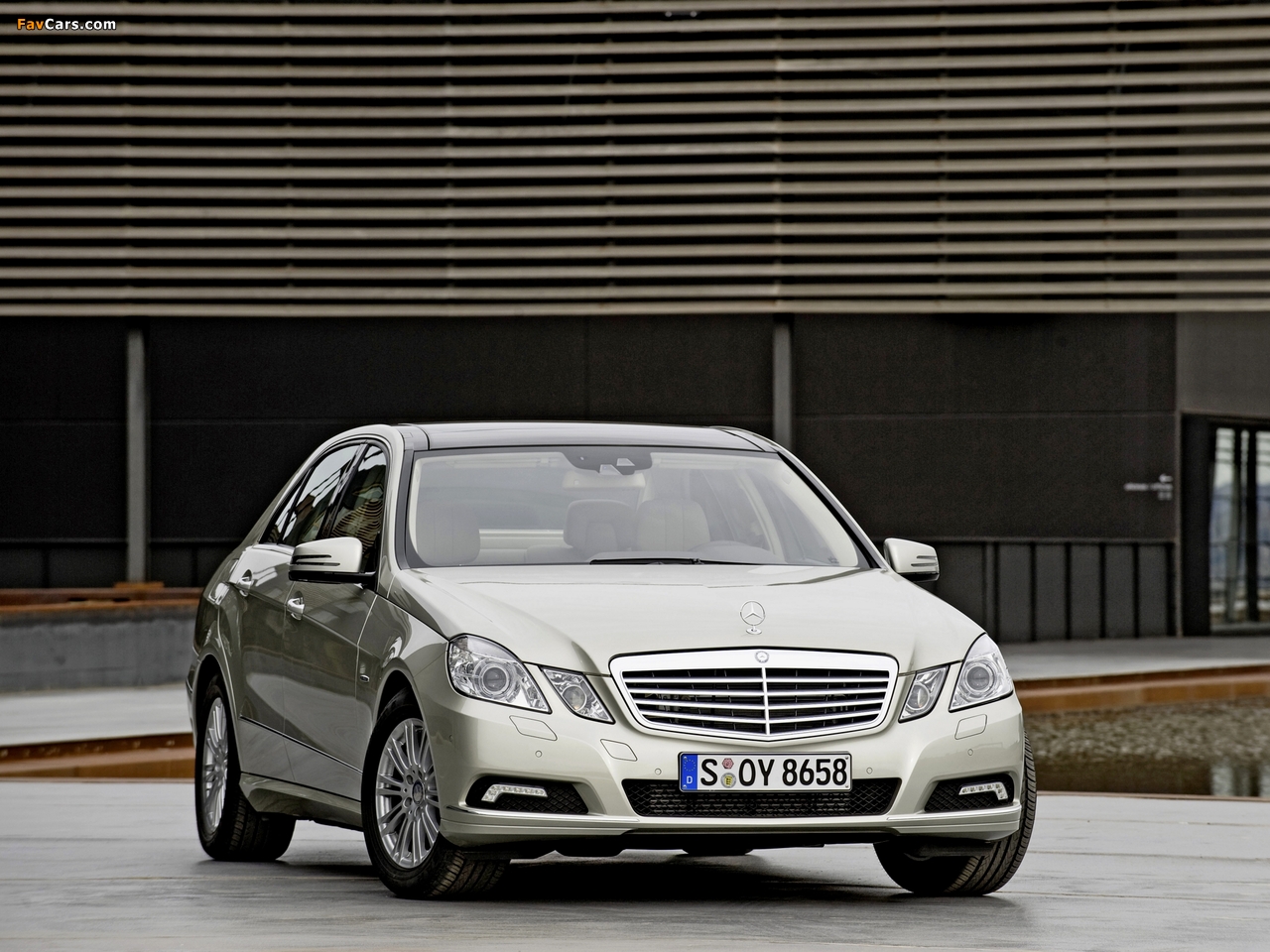 Photos of Mercedes-Benz E 350 CDI (W212) 2009–12 (1280 x 960)