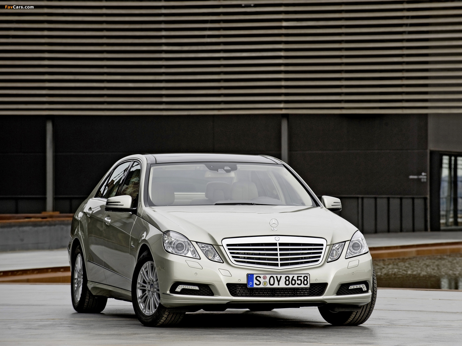 Photos of Mercedes-Benz E 350 CDI (W212) 2009–12 (1600 x 1200)