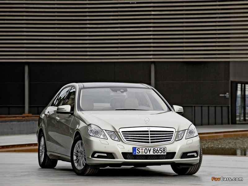 Photos of Mercedes-Benz E 350 CDI (W212) 2009–12 (800 x 600)