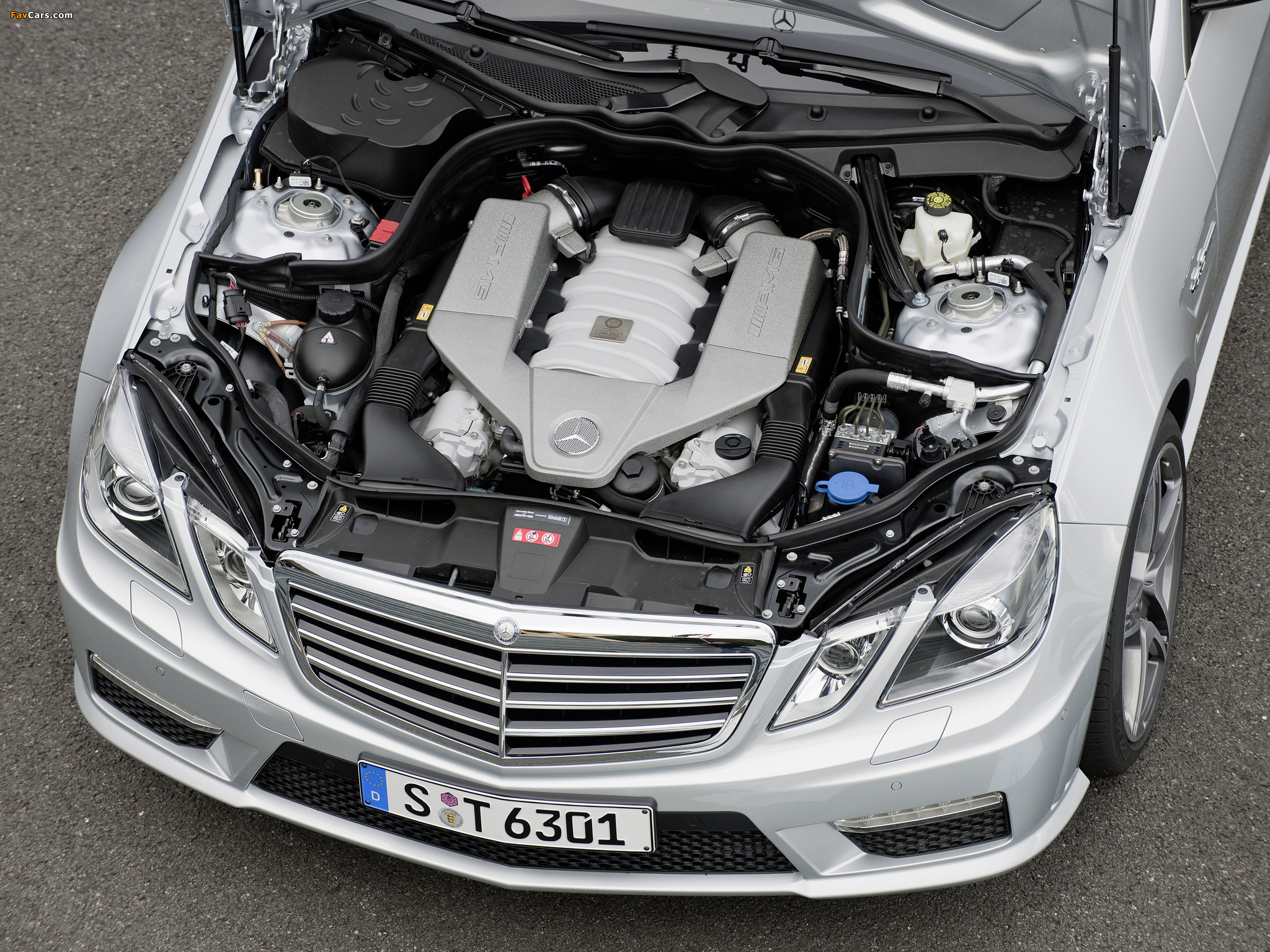 Photos of Mercedes-Benz E 63 AMG Estate (S212) 2009–11 (2048 x 1536)