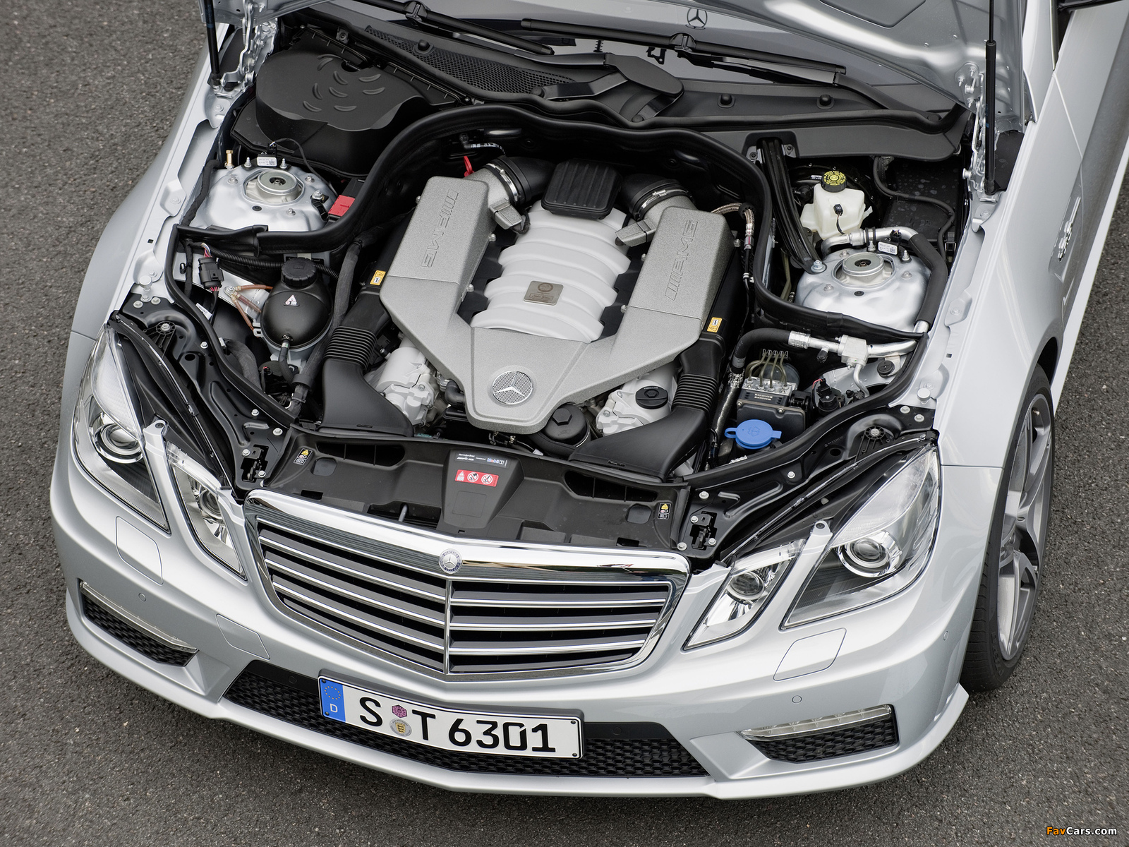 Photos of Mercedes-Benz E 63 AMG Estate (S212) 2009–11 (1600 x 1200)