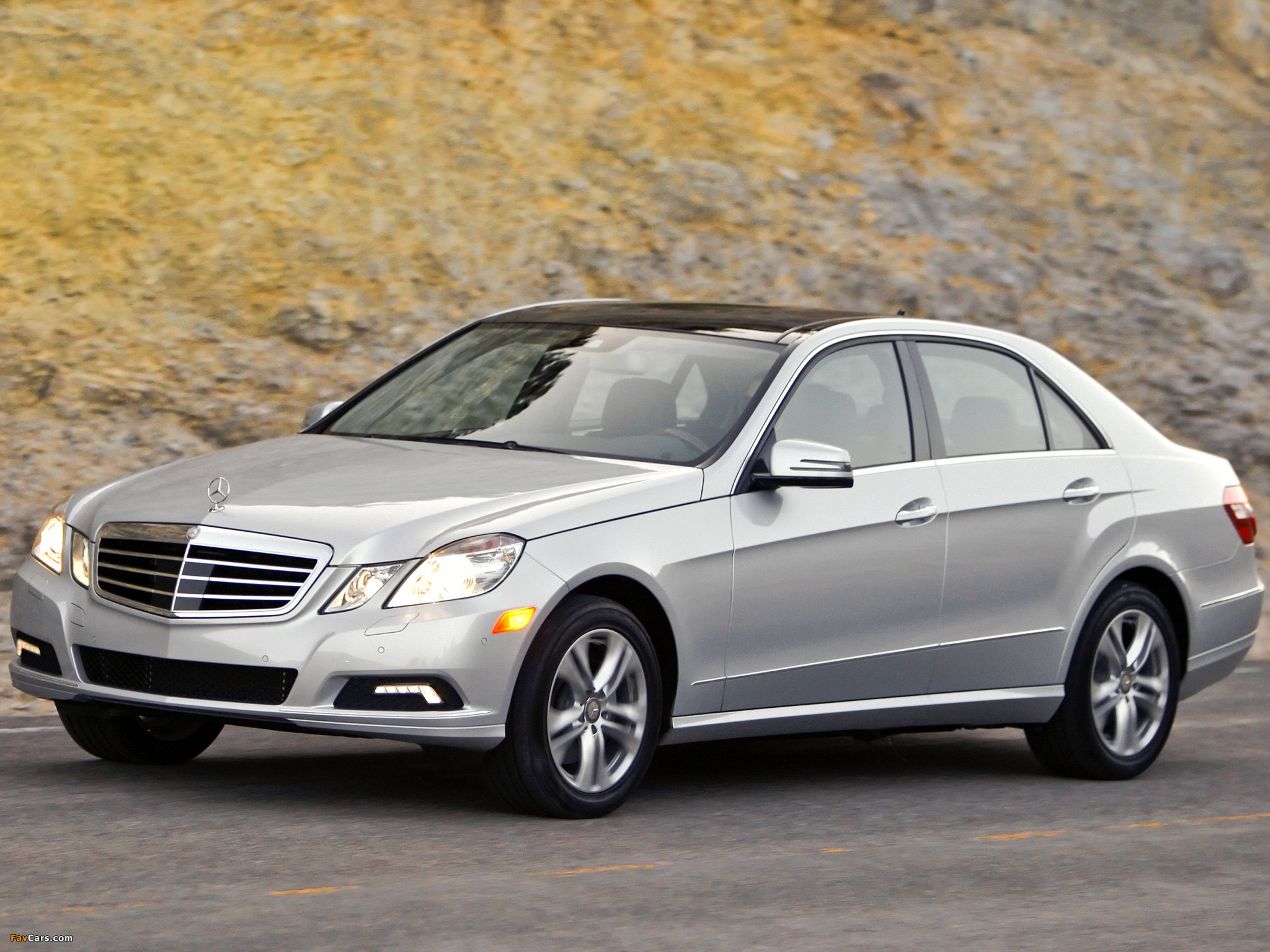 Photos of Mercedes-Benz E 350 US-spec (W212) 2009–12 (2048 x 1536)