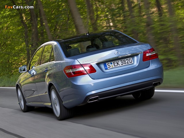 Photos of Mercedes-Benz E 500 AMG Sports Package (W212) 2009–12 (640 x 480)