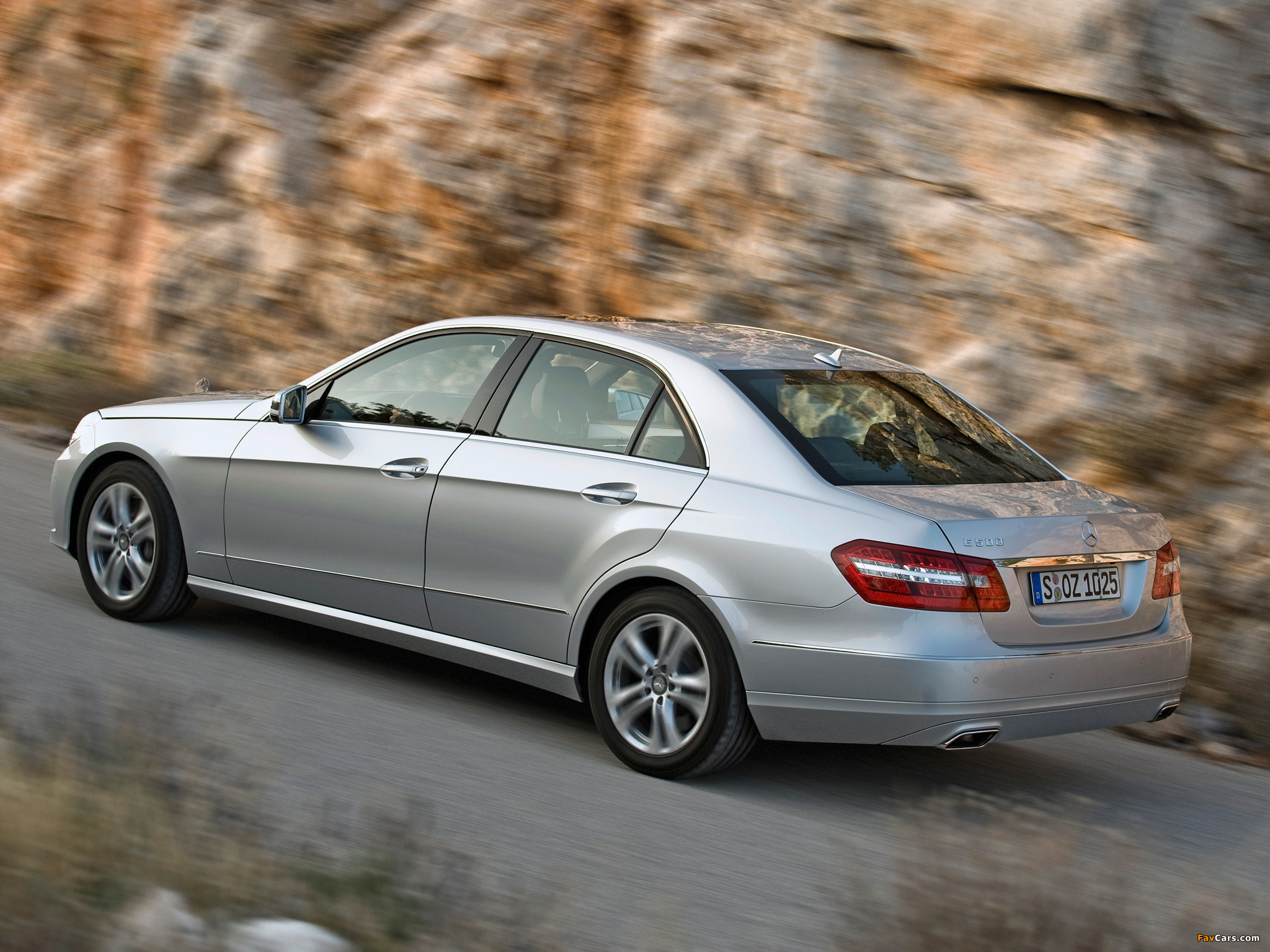 Photos of Mercedes-Benz E 500 (W212) 2009–12 (2048 x 1536)