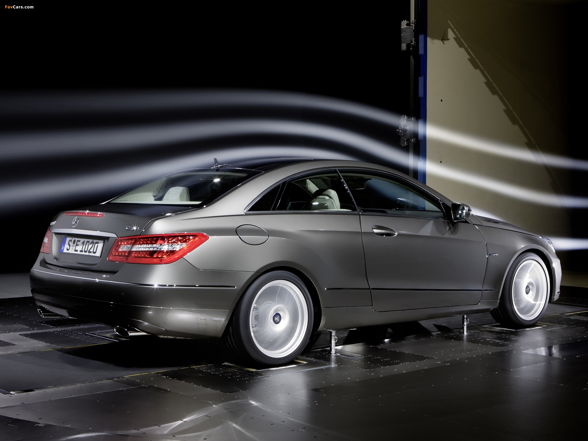 Photos of Mercedes-Benz E 350 CDI Coupe (C207) 2009–12 (2048 x 1536)