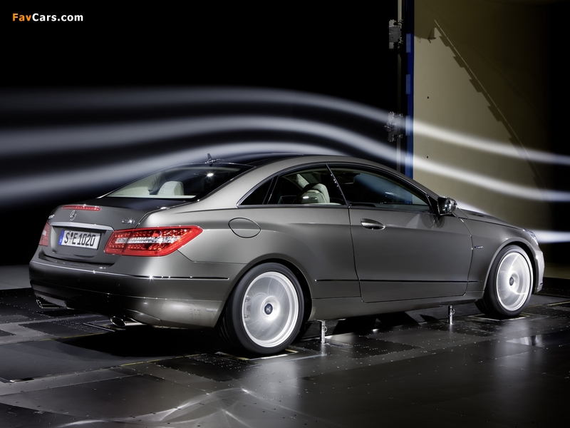 Photos of Mercedes-Benz E 350 CDI Coupe (C207) 2009–12 (800 x 600)