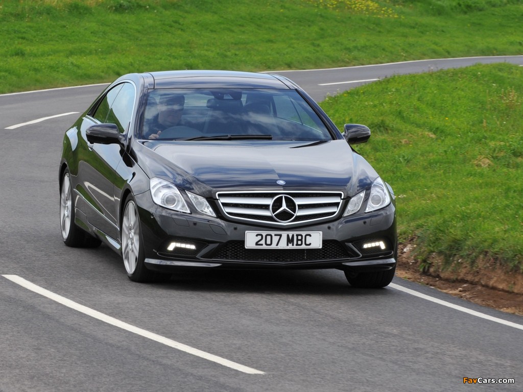 Photos of Mercedes-Benz E 500 Coupe AMG Sports Package UK-spec (C207) 2009–12 (1024 x 768)