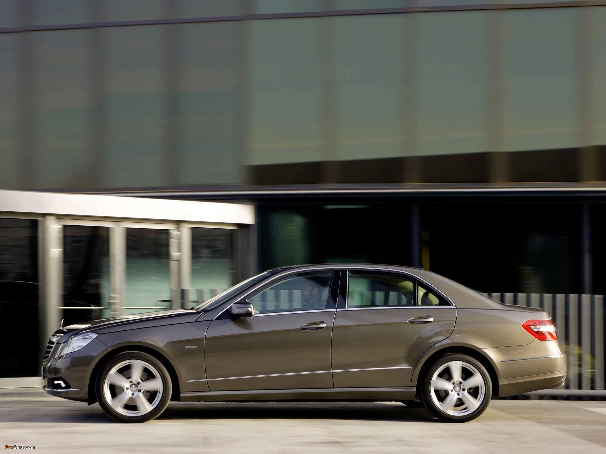 Photos of Mercedes-Benz E 350 CGI (W212) 2009–12 (2048 x 1536)