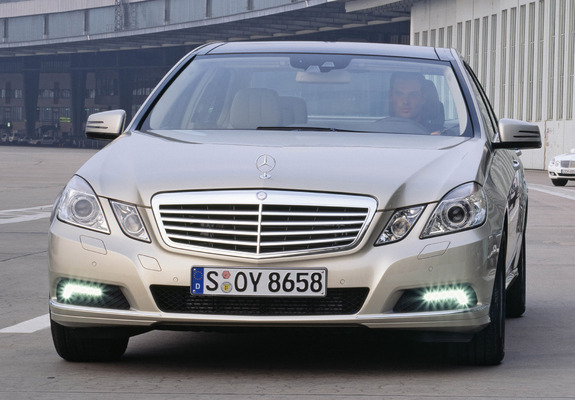 Photos of Mercedes-Benz E 350 CDI (W212) 2009–12