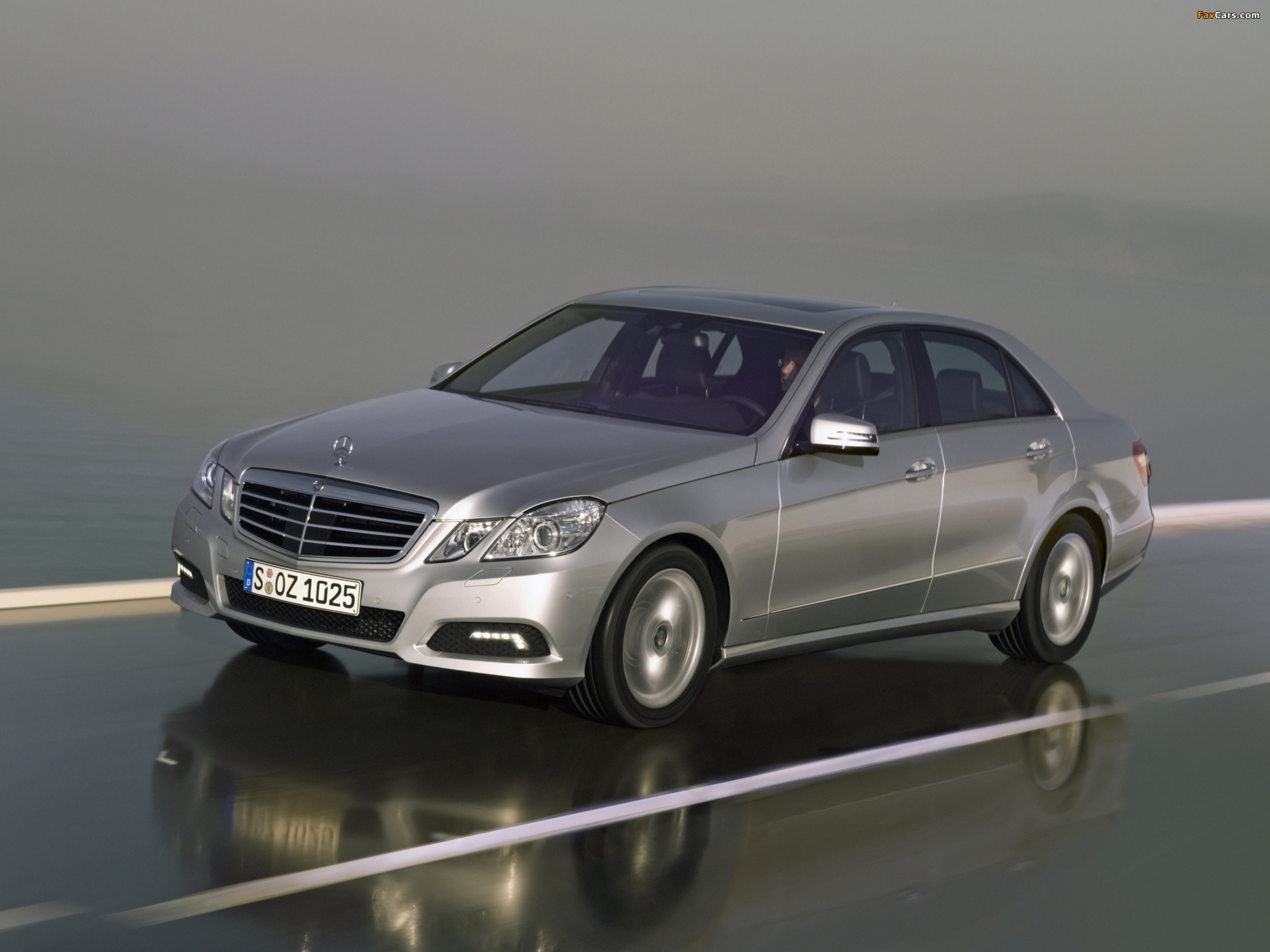 Photos of Mercedes-Benz E 500 (W212) 2009–12 (2048 x 1536)