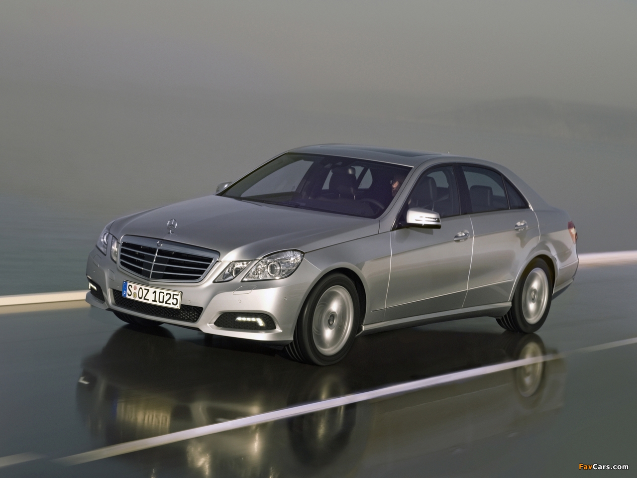 Photos of Mercedes-Benz E 500 (W212) 2009–12 (1280 x 960)