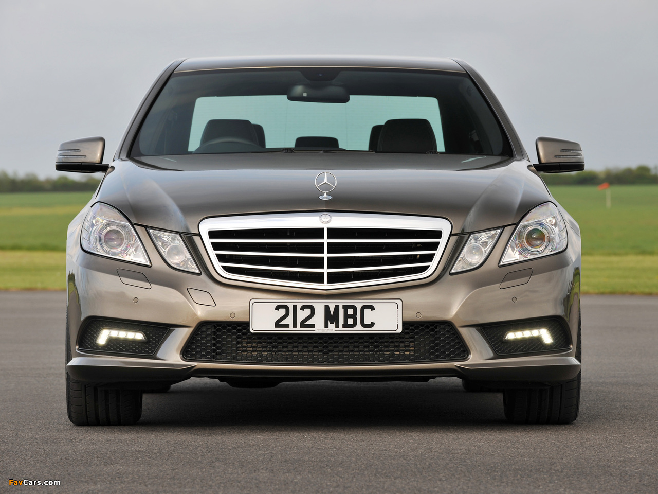 Photos of Mercedes-Benz E 220 CDI AMG Sports Package UK-spec (W212) 2009–12 (1280 x 960)