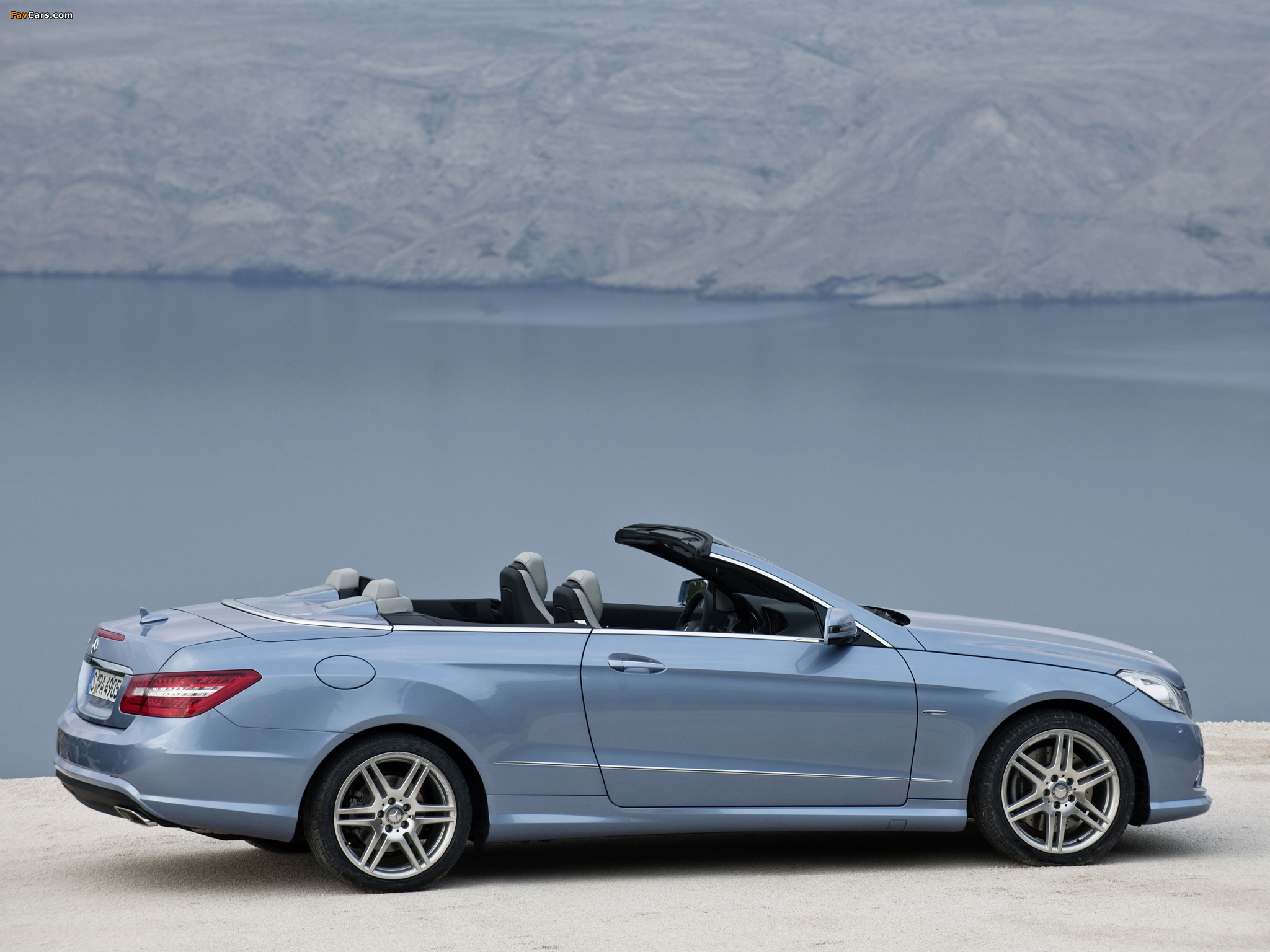 Photos of Mercedes-Benz E 500 Cabrio AMG Sports Package (A207) 2010–12 (2048 x 1536)