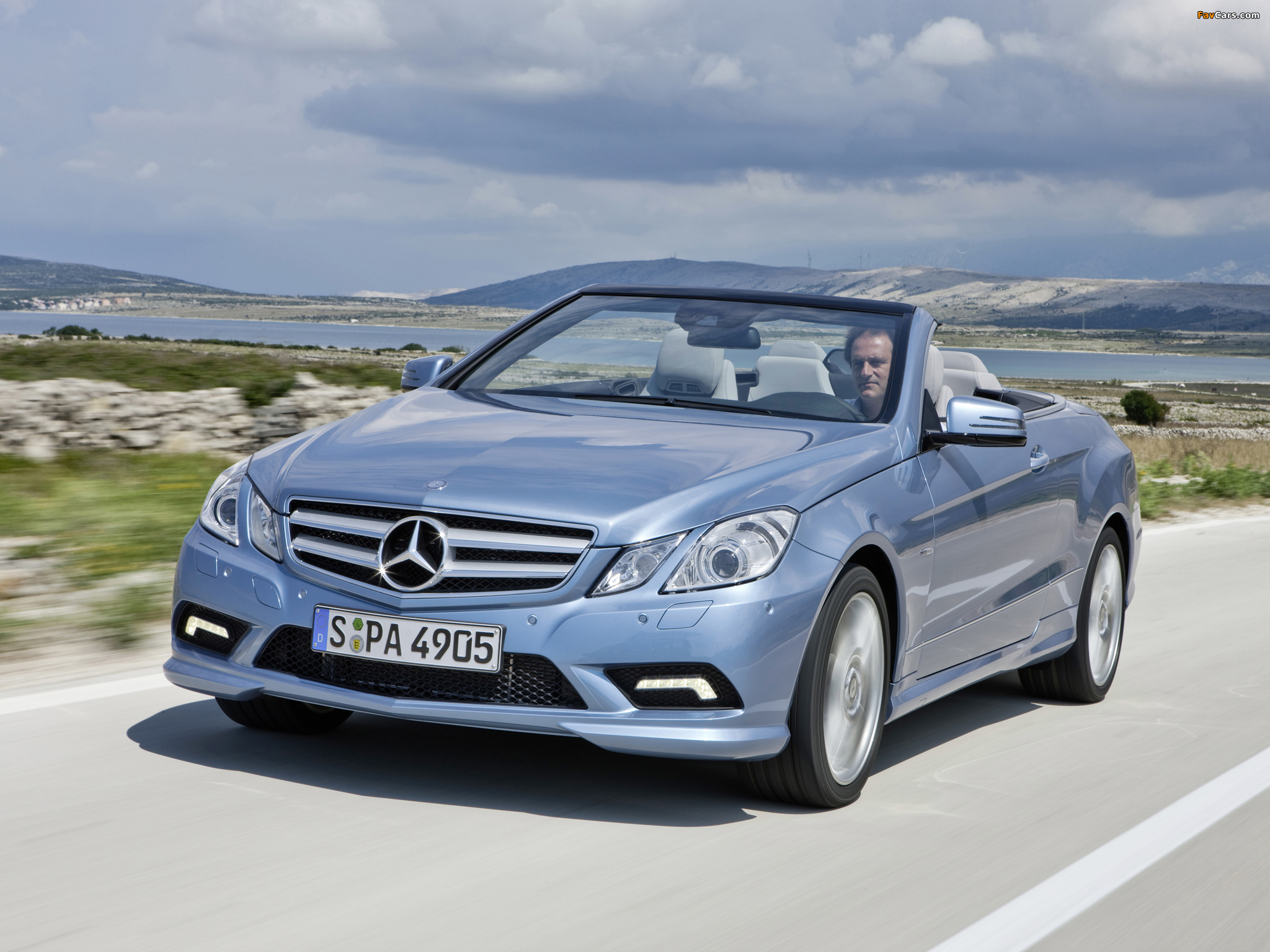 Photos of Mercedes-Benz E 500 Cabrio AMG Sports Package (A207) 2010–12 (2048 x 1536)