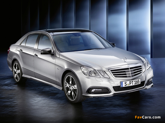 Photos of Mercedes-Benz E-Klasse Sport (W212) 2010–12 (640 x 480)