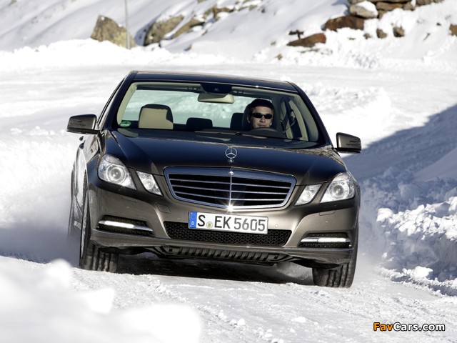 Photos of Mercedes-Benz E 250 CDI 4MATIC (W212) 2011–12 (640 x 480)