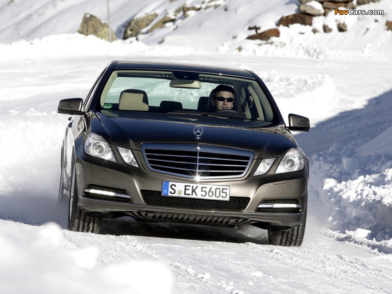 Photos of Mercedes-Benz E 250 CDI 4MATIC (W212) 2011–12 (800 x 600)