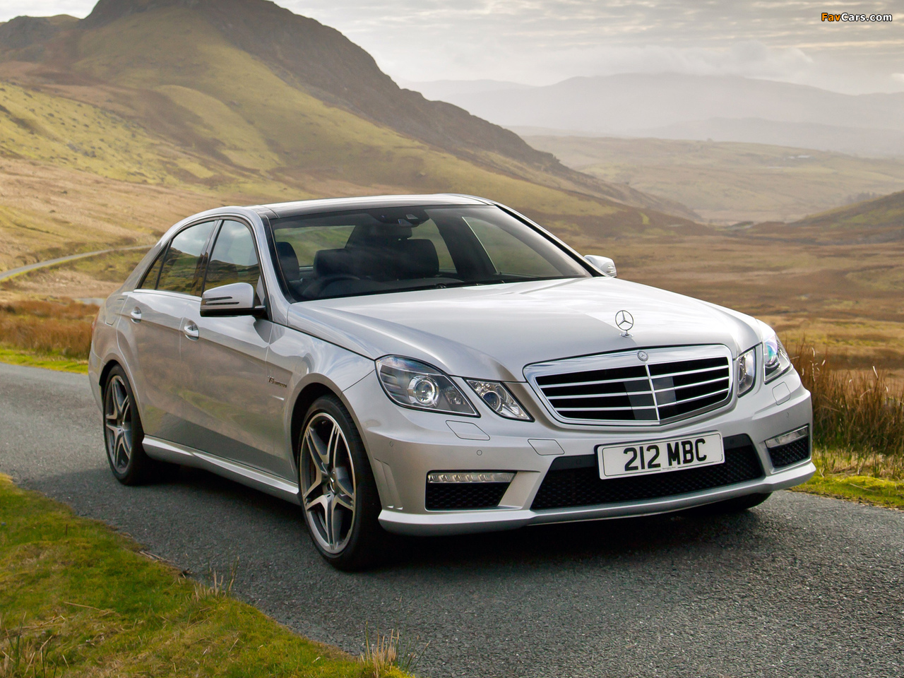 Photos of Mercedes-Benz E 63 AMG UK-spec (W212) 2012 (1280 x 960)