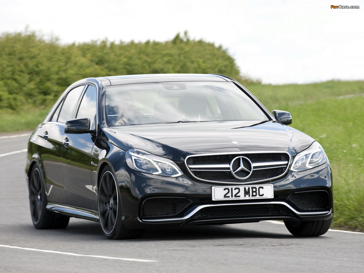 Photos of Mercedes-Benz E 63 AMG UK-spec (W212) 2013 (1280 x 960)