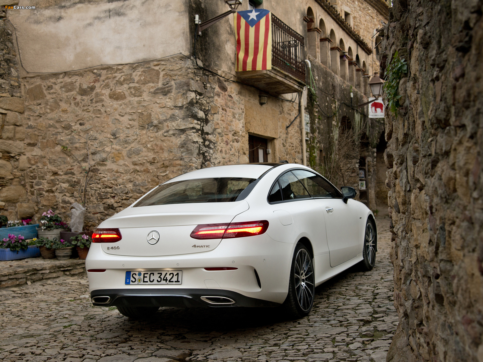 Photos of Mercedes-Benz E 400 4MATIC AMG Line Coupé 