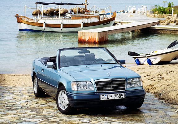 Pictures of Mercedes-Benz E 220 Cabrio (A124) 1993–96