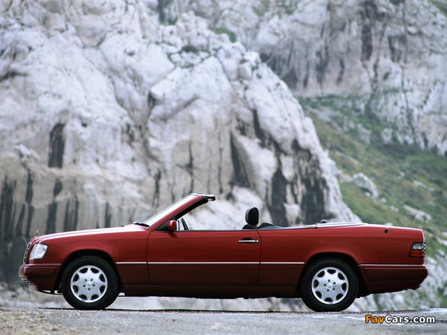 Pictures of Mercedes-Benz E 200 Cabrio (A124) 1994–96 (640 x 480)