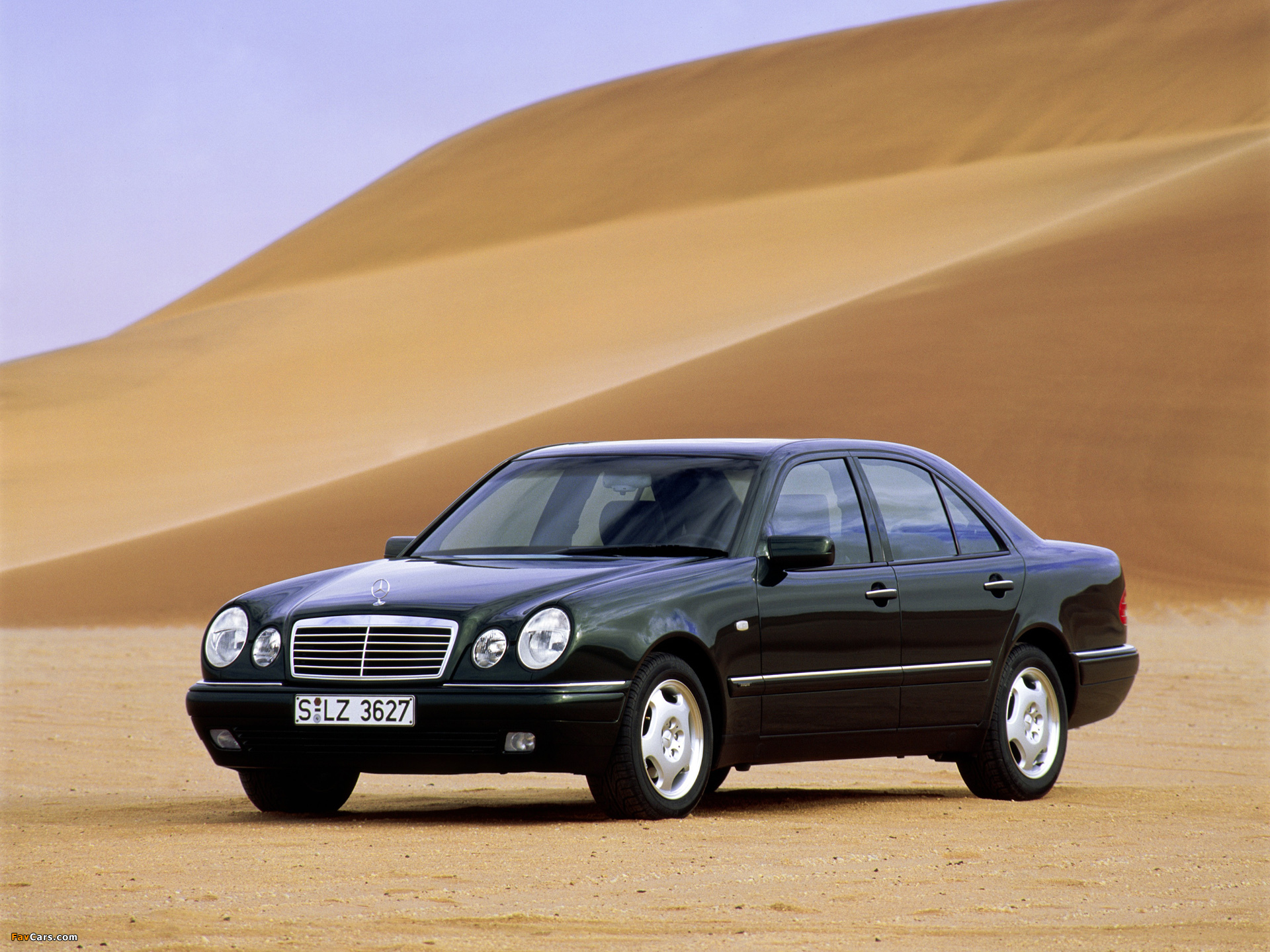 Pictures of Mercedes-Benz E 230 (W210) 1995–97 (1920 x 1440)