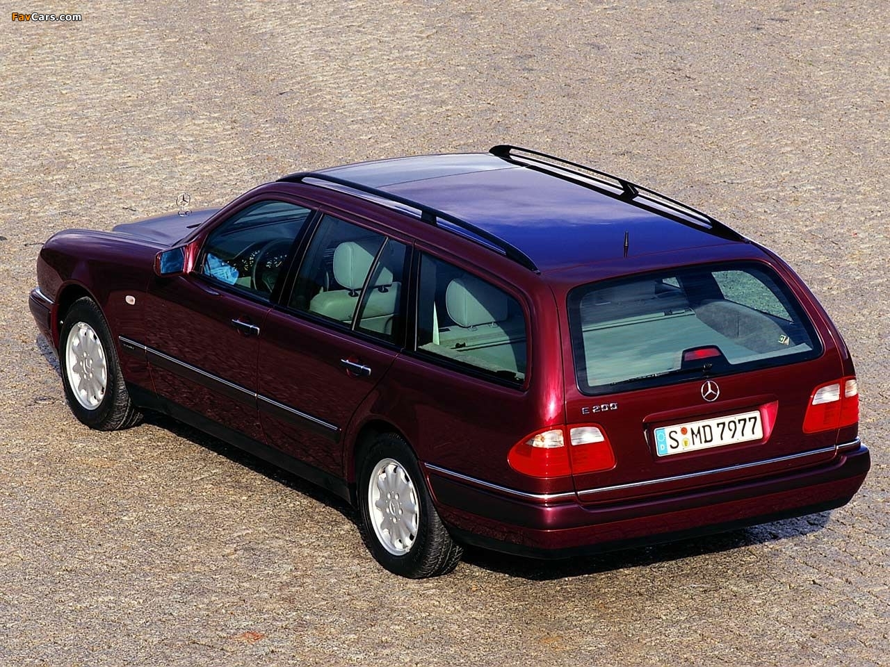 Pictures of Mercedes-Benz E 200 Estate (S210) 1996–99 (1280 x 960)