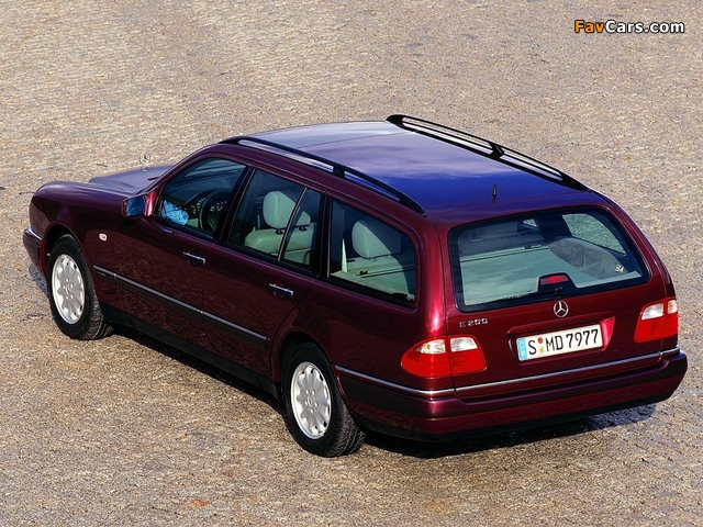 Pictures of Mercedes-Benz E 200 Estate (S210) 1996–99 (640 x 480)