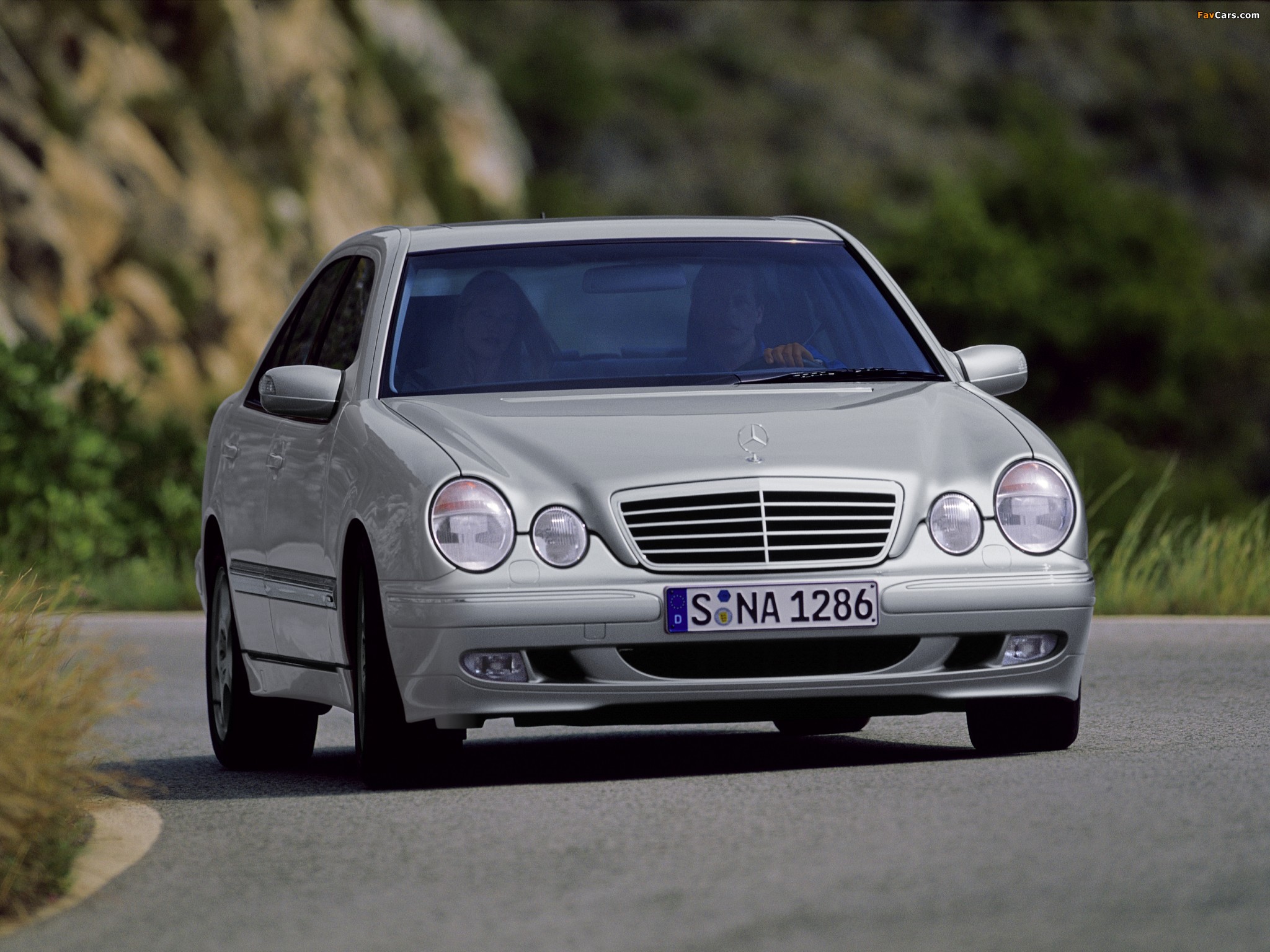 Pictures of Mercedes-Benz E 270 CDI (W210) 1999–2002 (2048 x 1536)