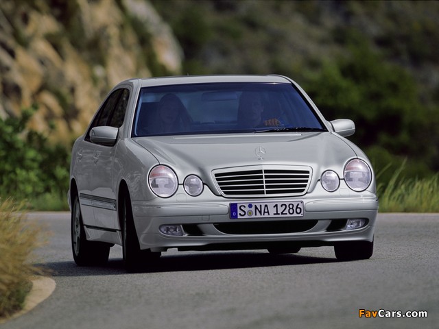 Pictures of Mercedes-Benz E 270 CDI (W210) 1999–2002 (640 x 480)