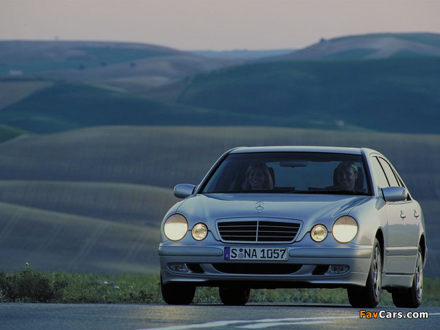 Pictures of Mercedes-Benz E 200 (W210) 1999–2001 (640 x 480)