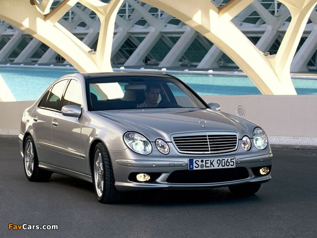 Pictures of Mercedes-Benz E 500 AMG Sports Package (W211) 2002–06 (640 x 480)