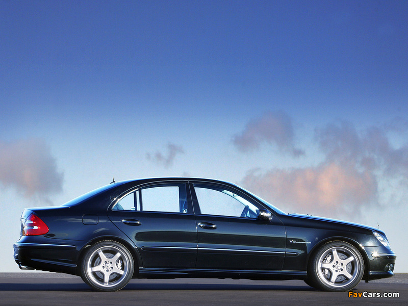 Pictures of Mercedes-Benz E 55 AMG UK-spec (W211) 2002–06 (800 x 600)