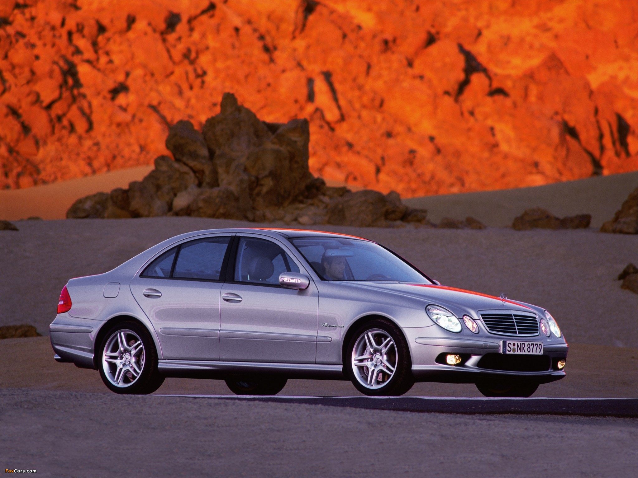 Pictures of Mercedes-Benz E 55 AMG (W211) 2002–06 (2048 x 1536)