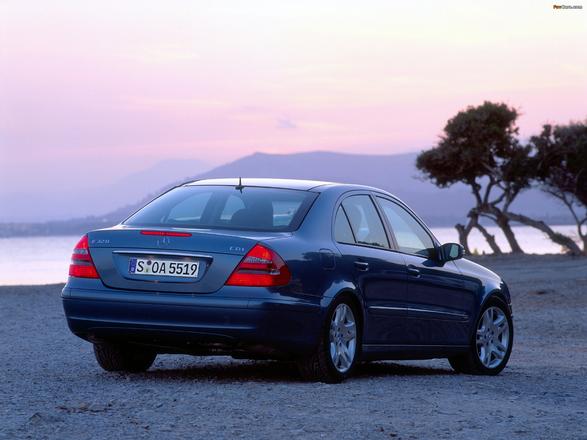 Pictures of Mercedes-Benz E 320 CDI (W211) 2002–06 (2048 x 1536)