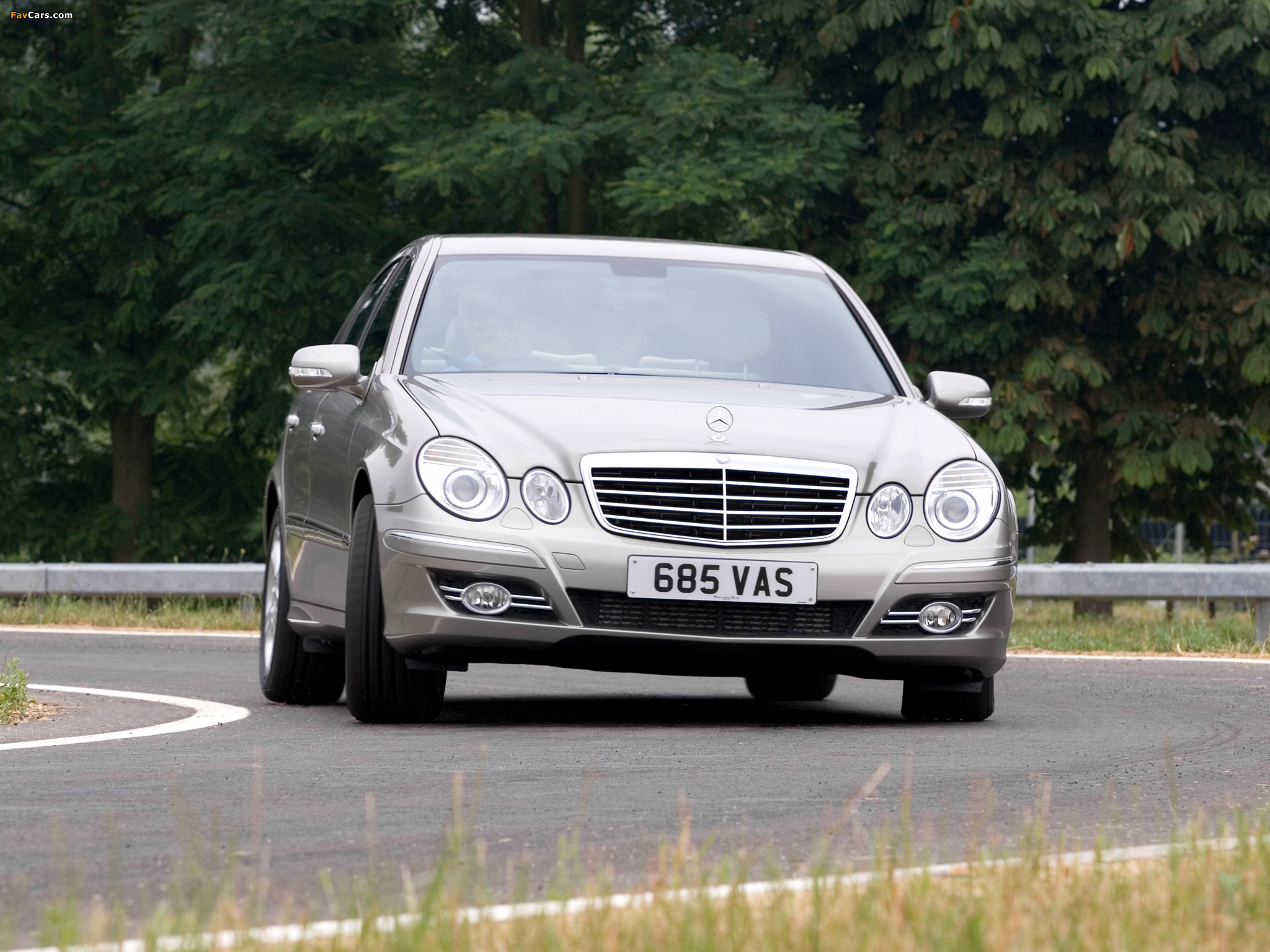 Pictures of Mercedes-Benz E 320 CDI UK-spec (W211) 2006–09 (2048 x 1536)