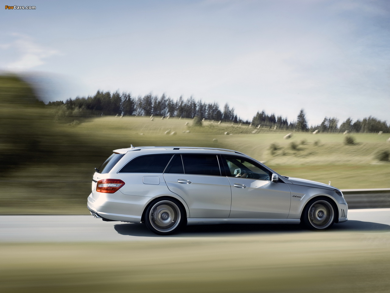 Pictures of Mercedes-Benz E 63 AMG Estate (S212) 2009–11 (1280 x 960)