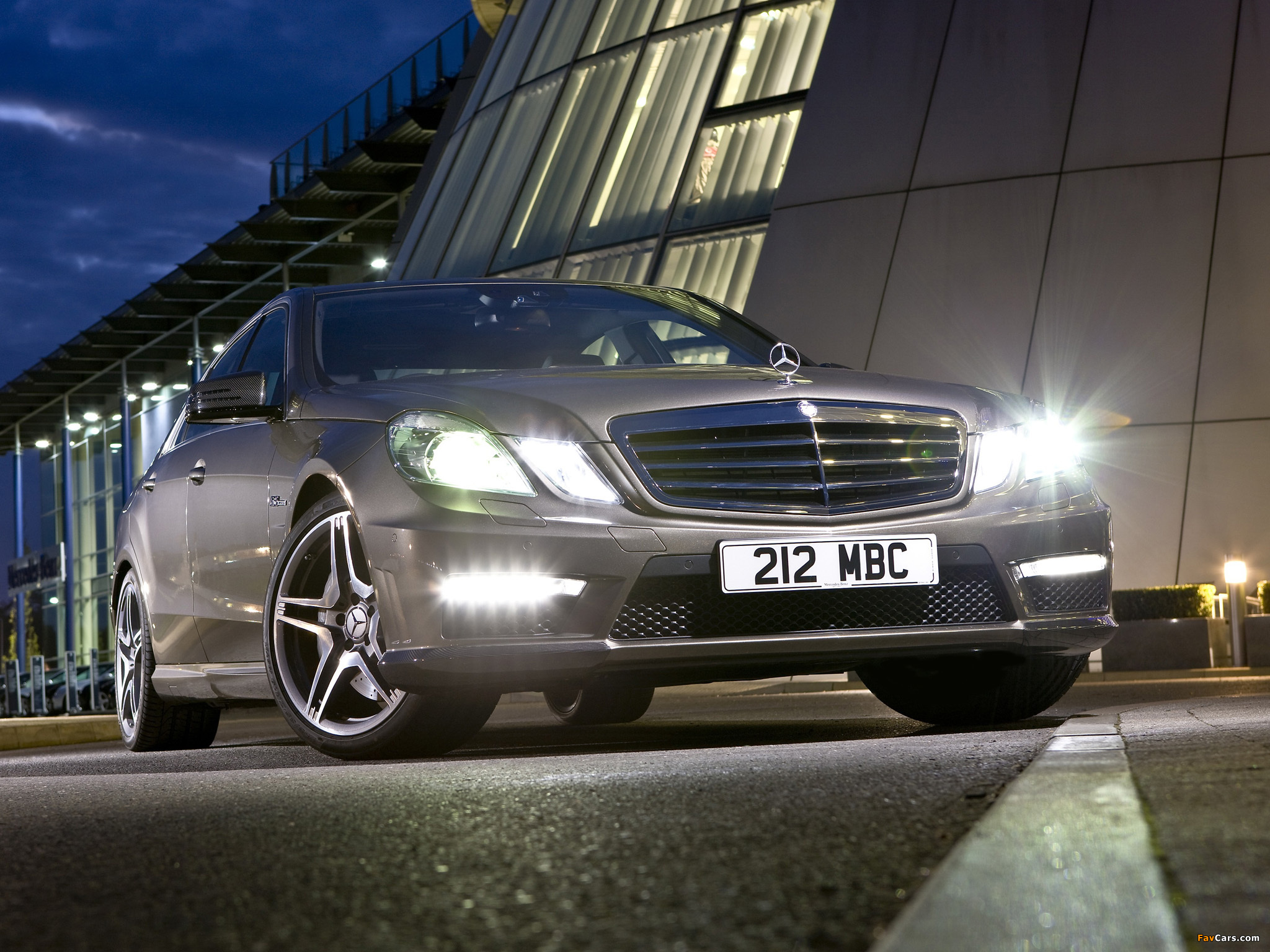 Pictures of Mercedes-Benz E 63 AMG UK-spec (W212) 2009–11 (2048 x 1536)