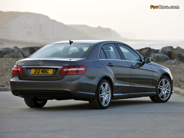 Pictures of Mercedes-Benz E 220 CDI AMG Sports Package UK-spec (W212) 2009–12 (640 x 480)