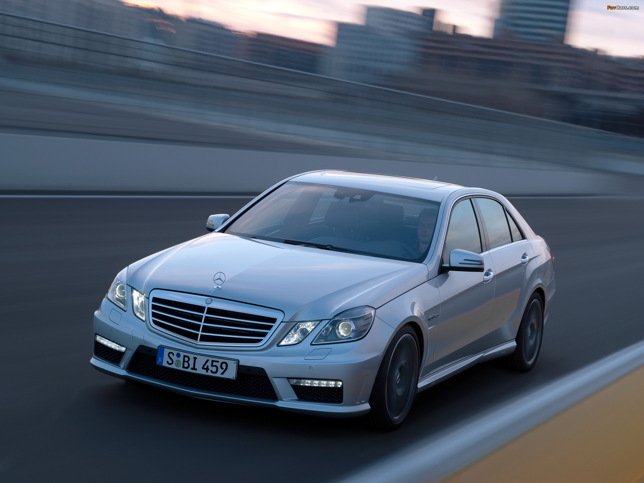 Pictures of Mercedes-Benz E 63 AMG (W212) 2009–11 (2048 x 1536)