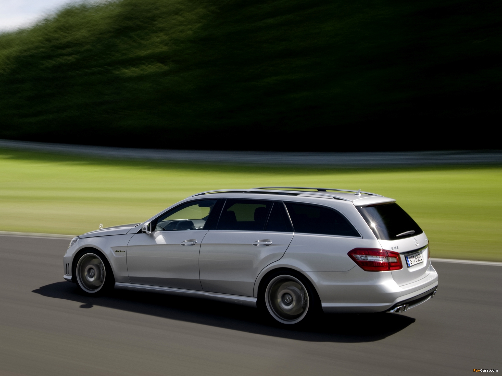 Pictures of Mercedes-Benz E 63 AMG Estate (S212) 2009–11 (2048 x 1536)