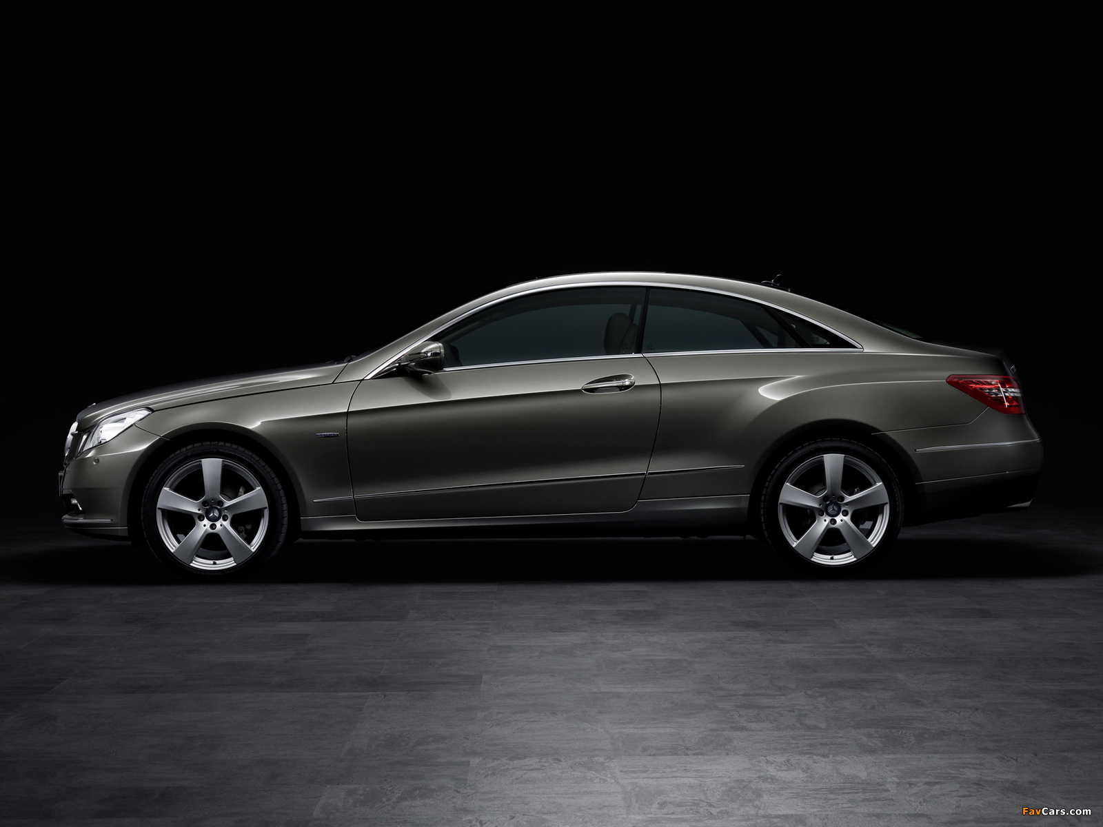 Pictures of Mercedes-Benz E 350 CDI Coupe (C207) 2009–12 (1600 x 1200)