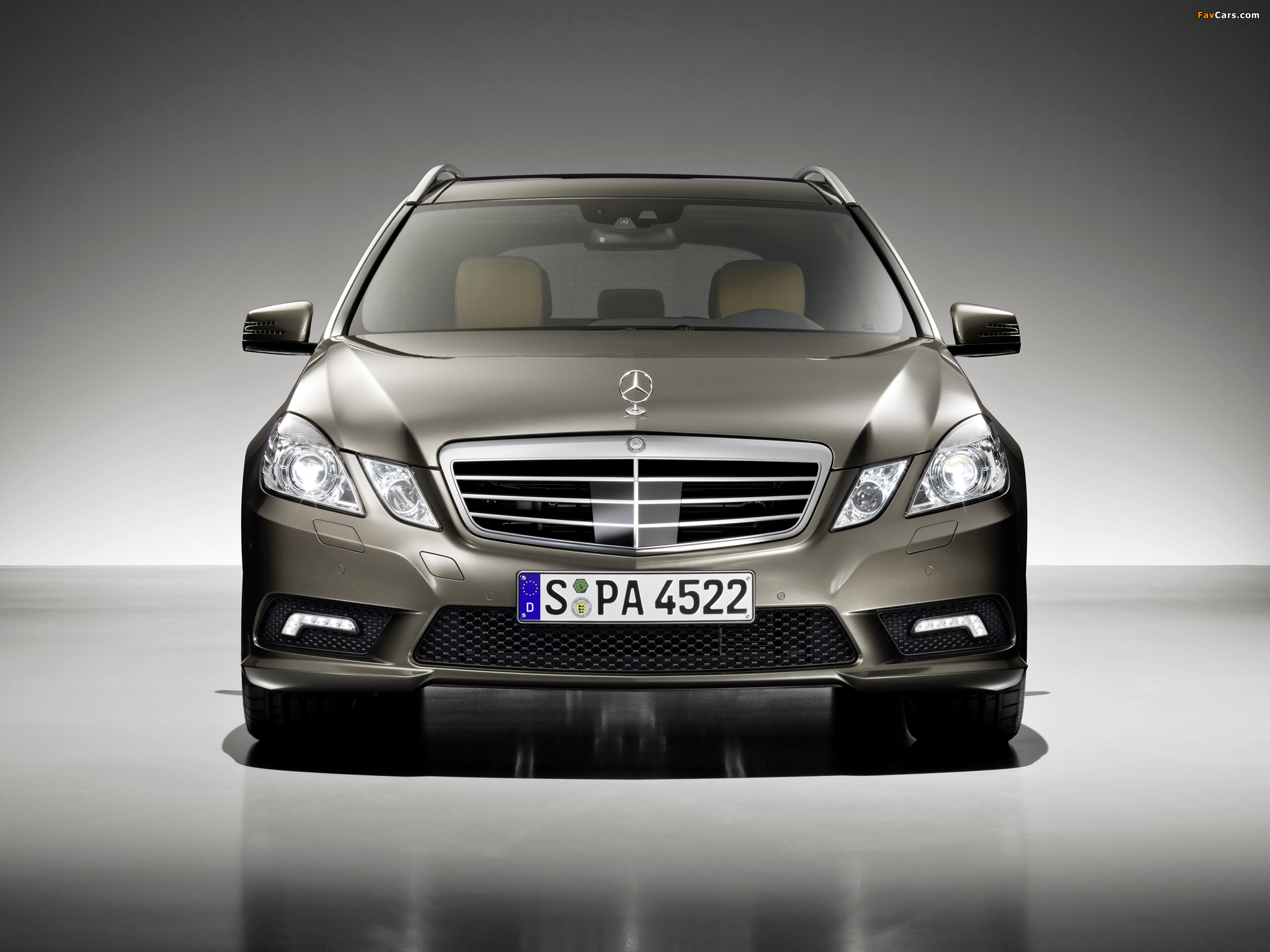 Pictures of Mercedes-Benz E 500 AMG Sports Package Estate (S212) 2009–12 (2048 x 1536)