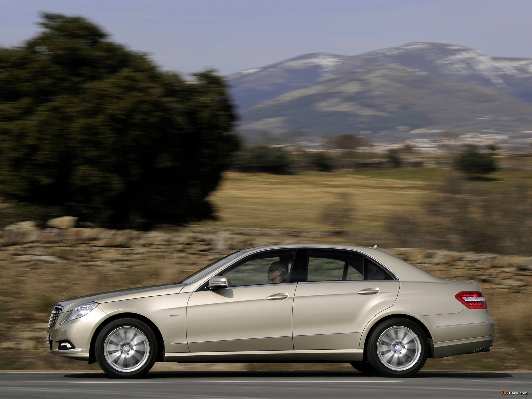 Pictures of Mercedes-Benz E 250 CGI (W212) 2009–12 (2048 x 1536)