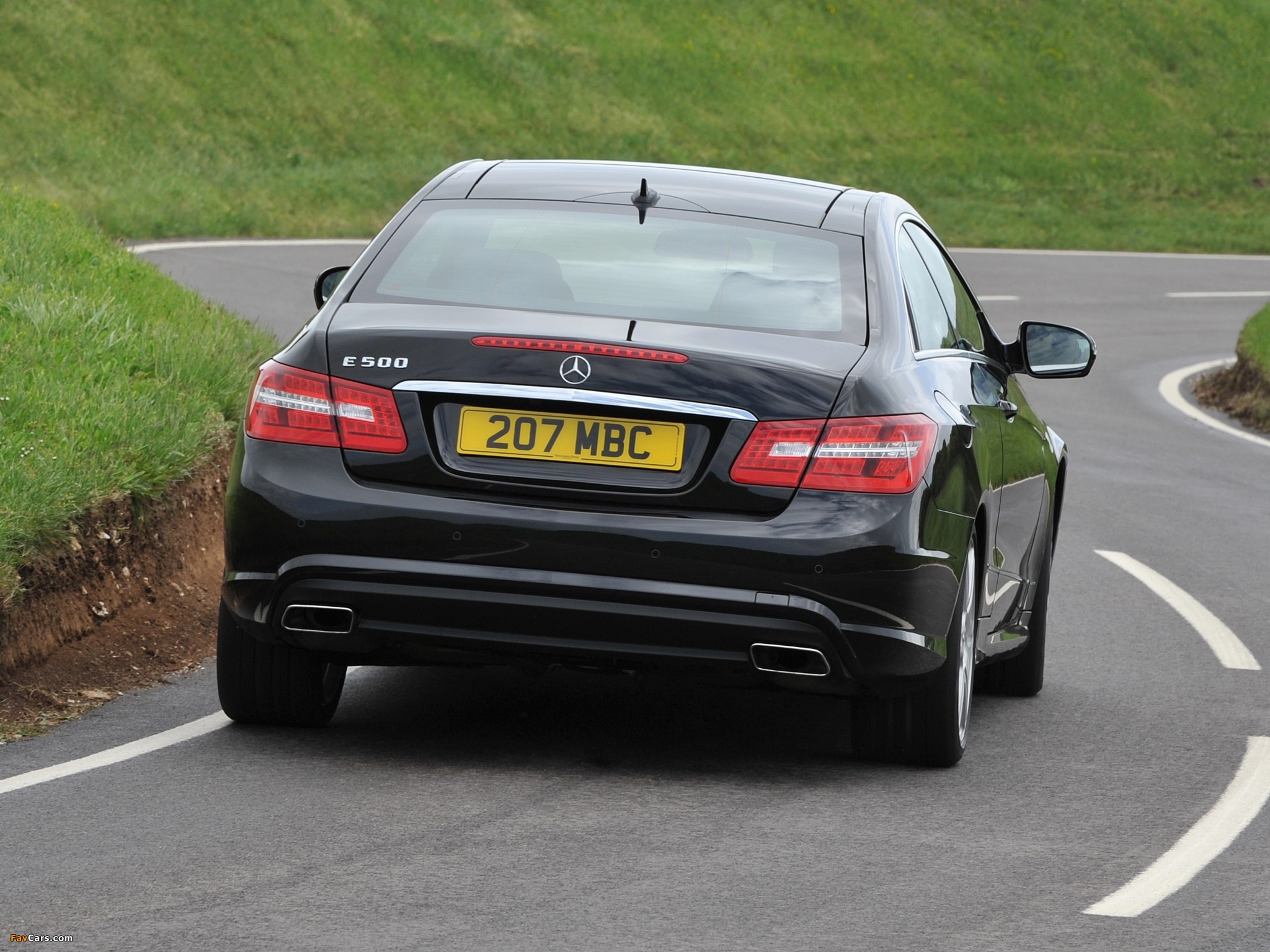 Pictures of Mercedes-Benz E 500 Coupe AMG Sports Package UK-spec (C207) 2009–12 (2048 x 1536)