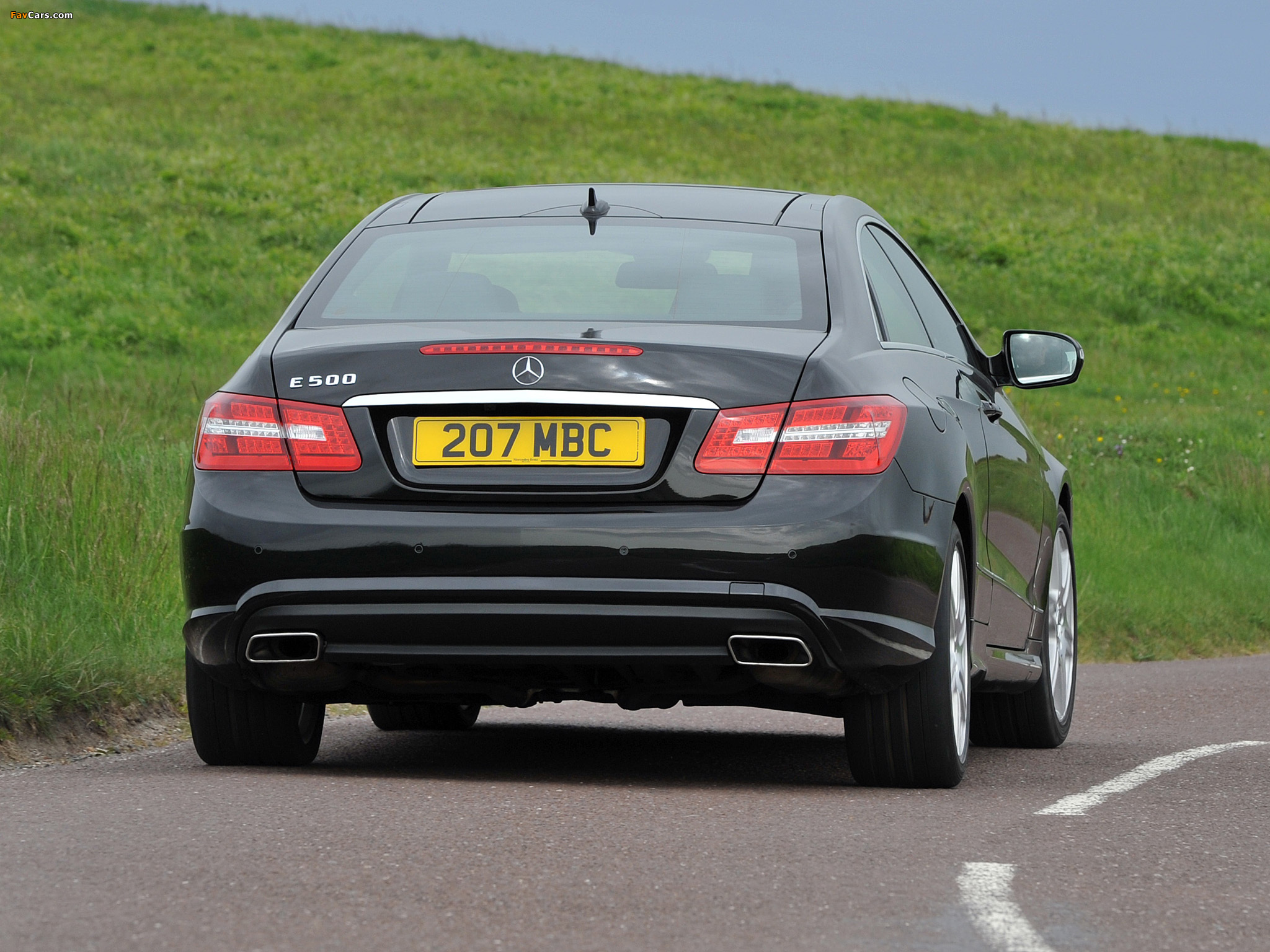 Pictures of Mercedes-Benz E 500 Coupe AMG Sports Package UK-spec (C207) 2009–12 (2048 x 1536)