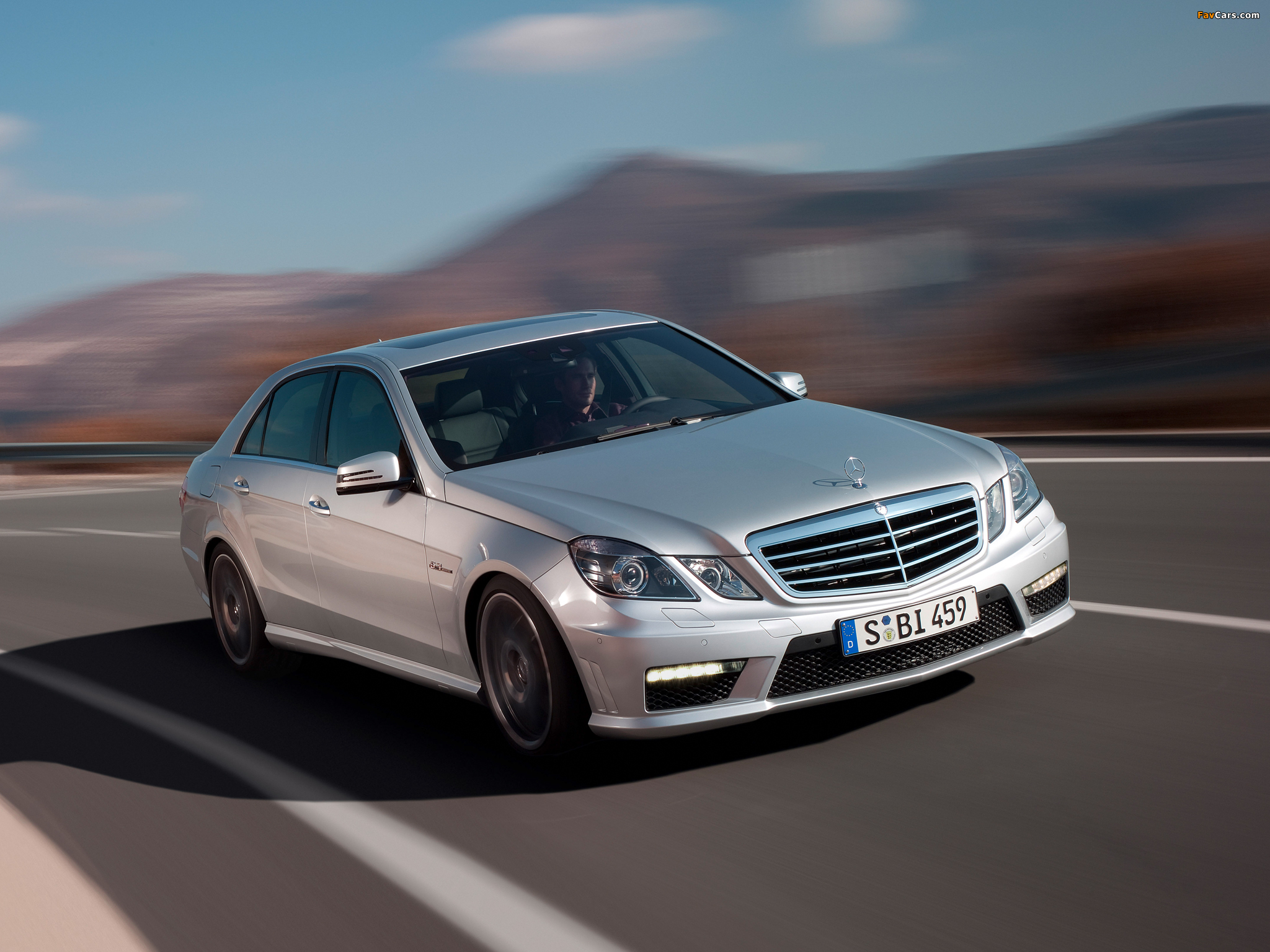 Pictures of Mercedes-Benz E 63 AMG (W212) 2009–11 (2048 x 1536)