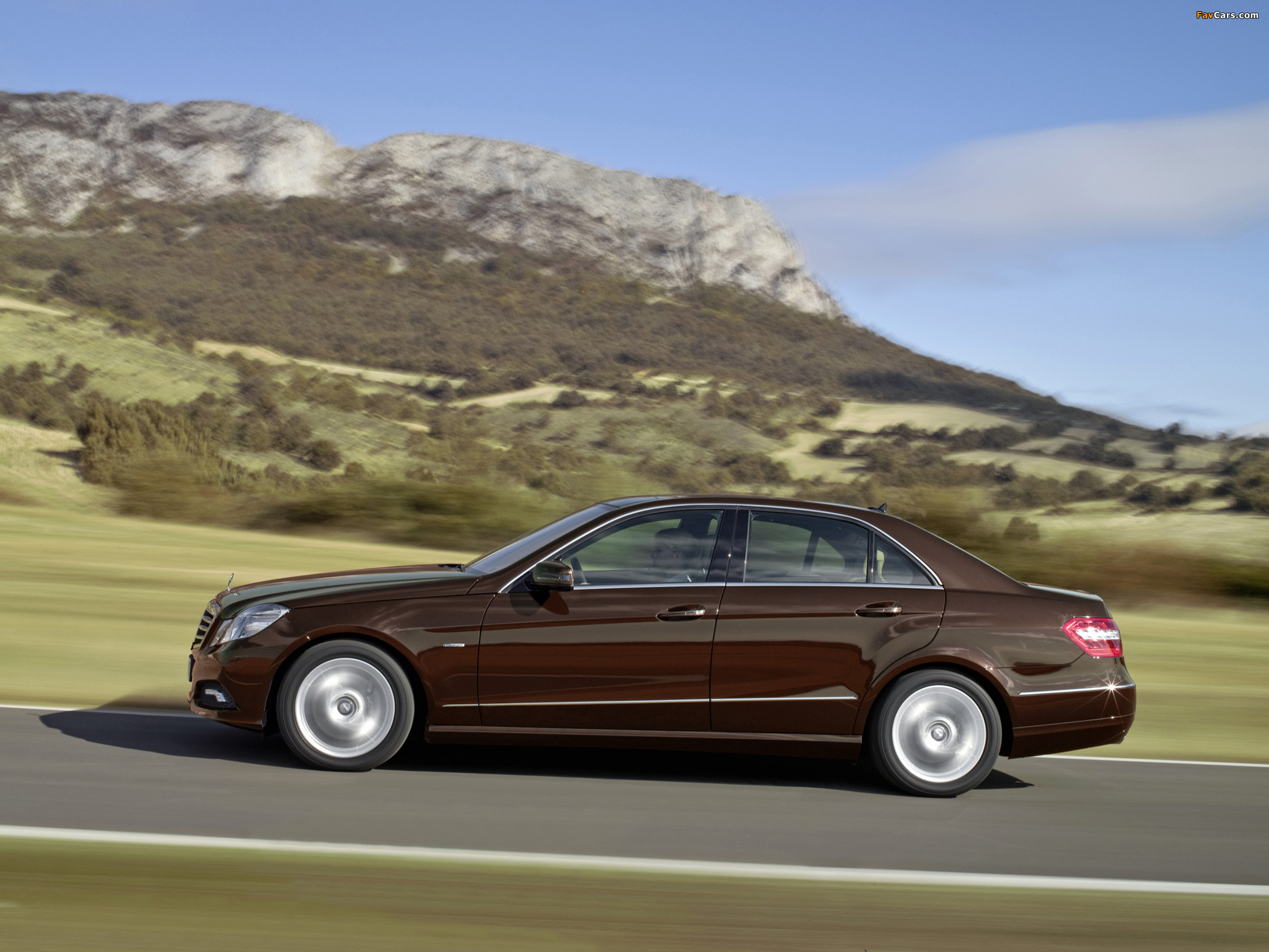 Pictures of Mercedes-Benz E 350 CGI (W212) 2009–12 (2048 x 1536)
