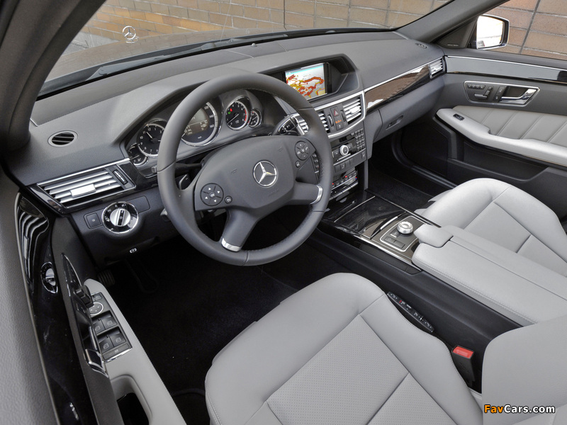 Pictures of Mercedes-Benz E 350 4MATIC Estate AMG Sports Package US-spec (S212) 2010–12 (800 x 600)